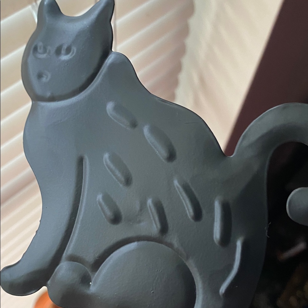 Black Cat Metal Tree Topper - Picture 2 of 3